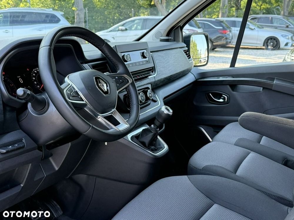 Renault Trafic - 10
