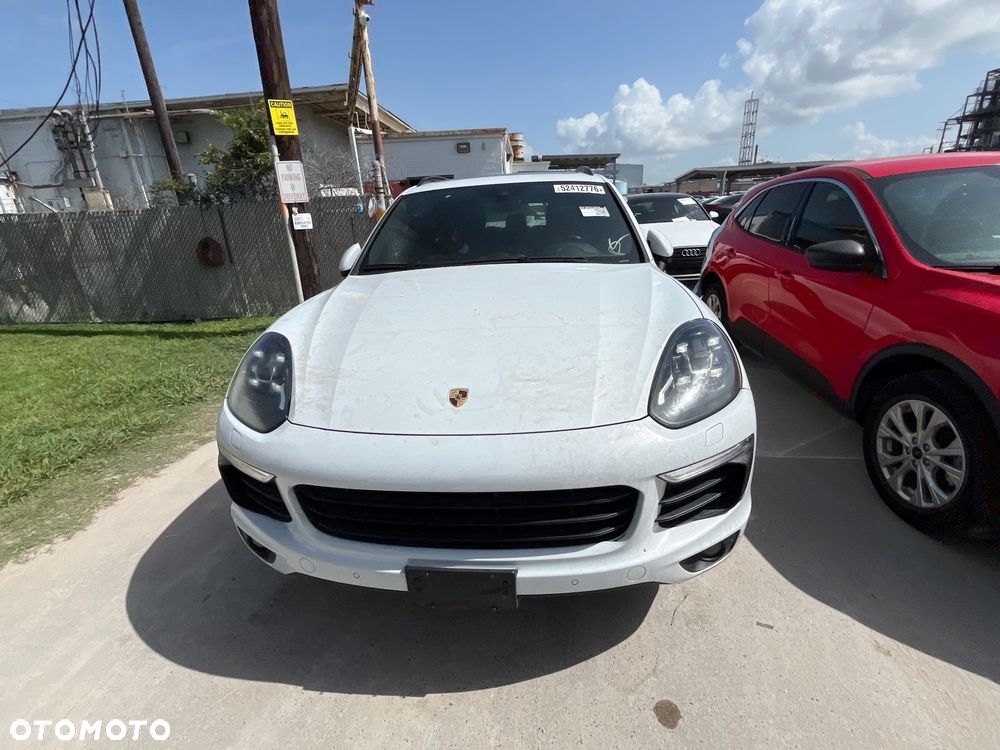 Porsche Cayenne - 1