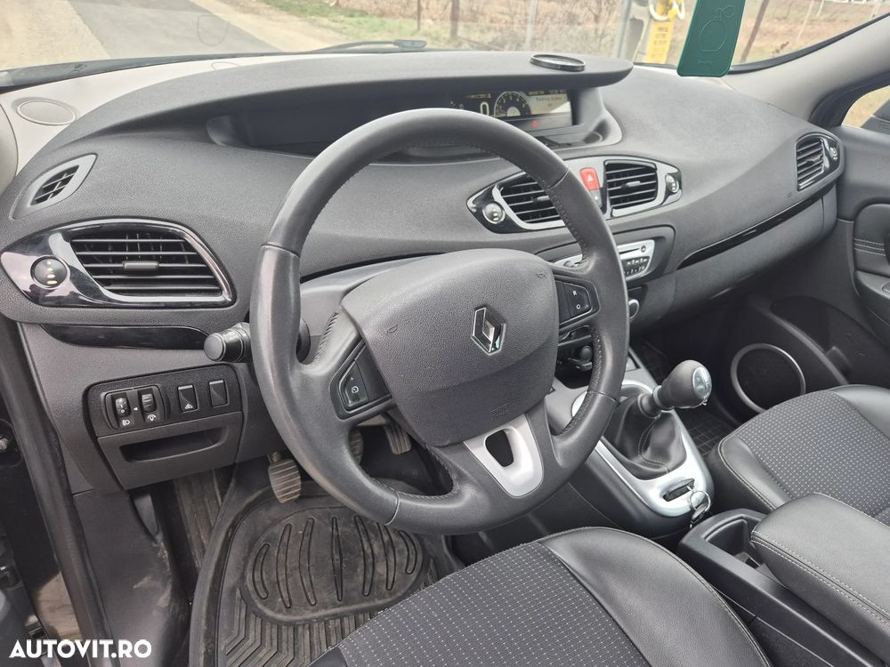Renault Scenic - 11