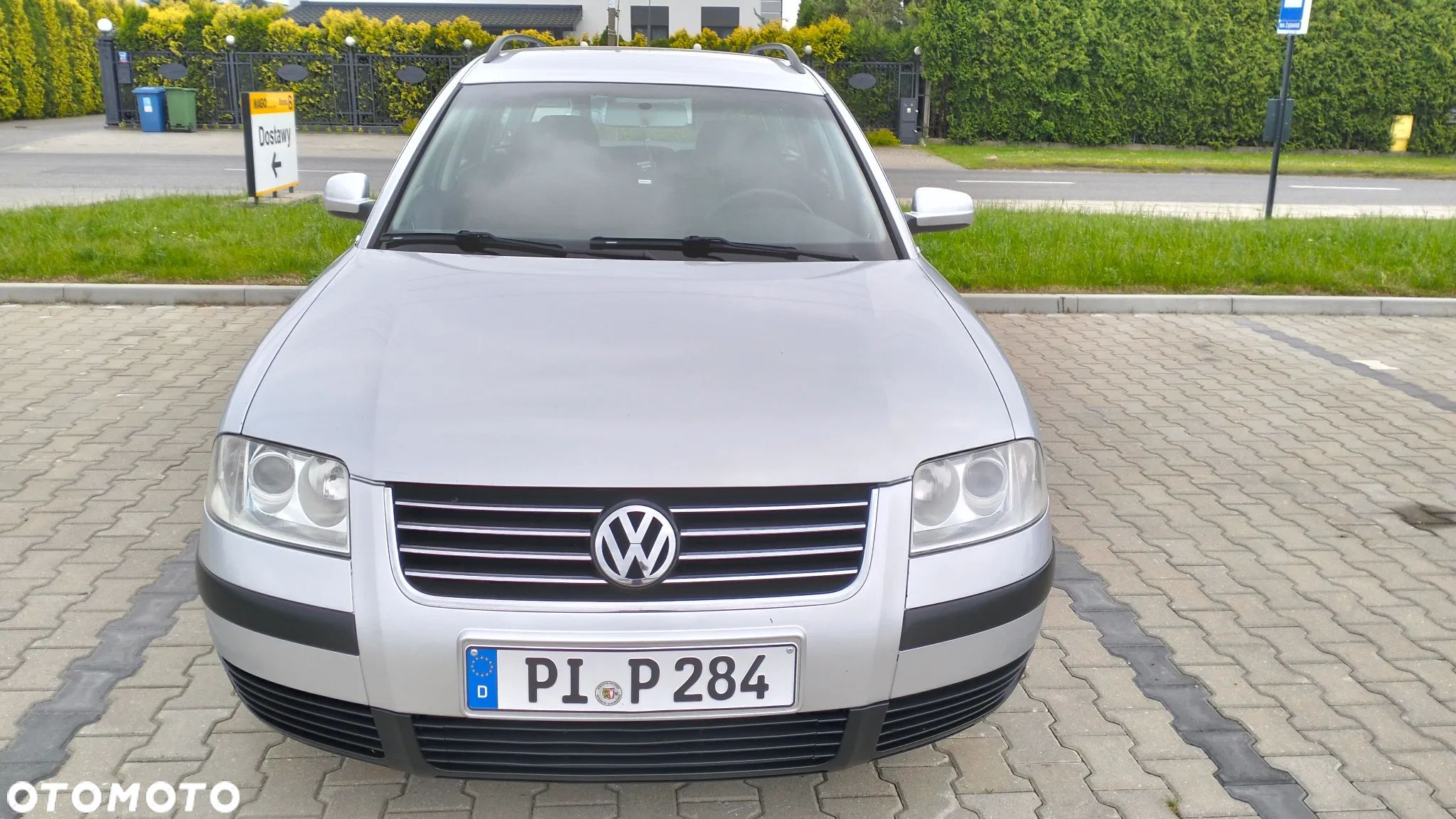 Volkswagen Passat - 1
