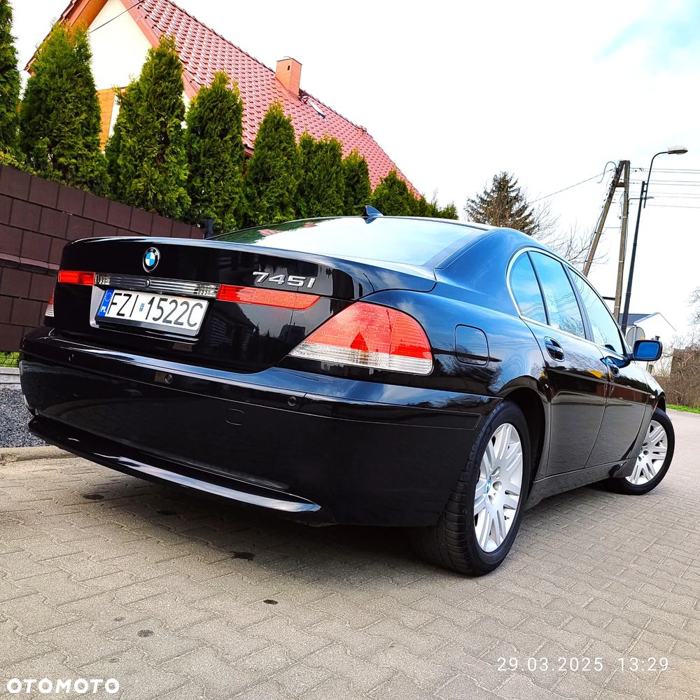 BMW Seria 7 745i - 4