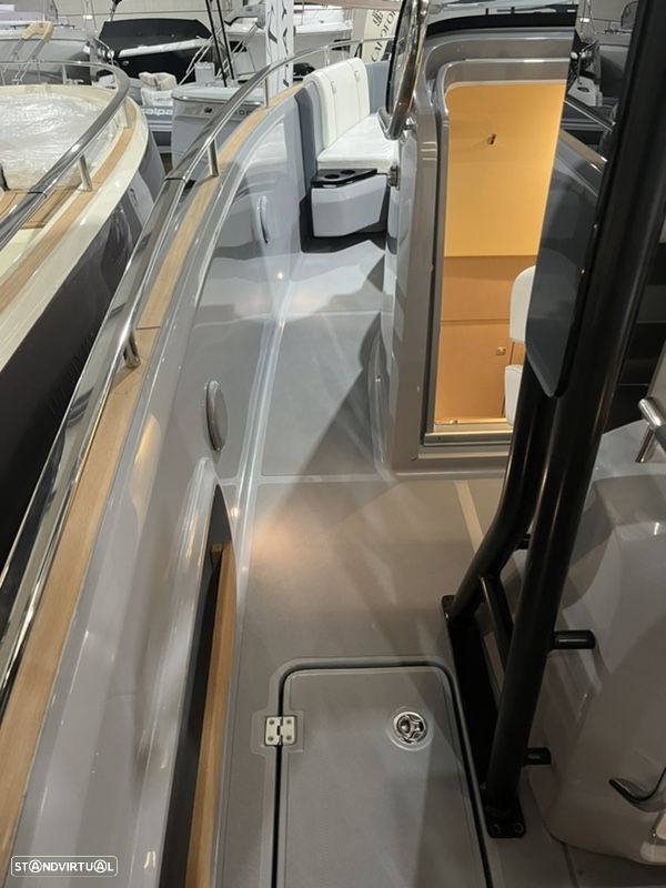 Invictus Yachts TT 280 - 24