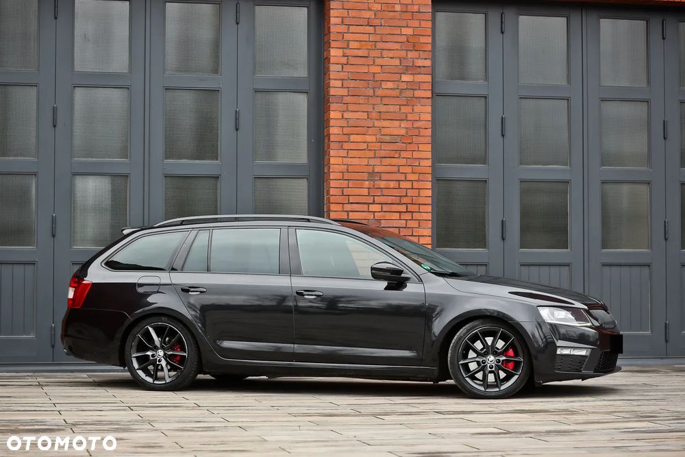 Skoda Octavia 2.0 TDI DSG RS - 3