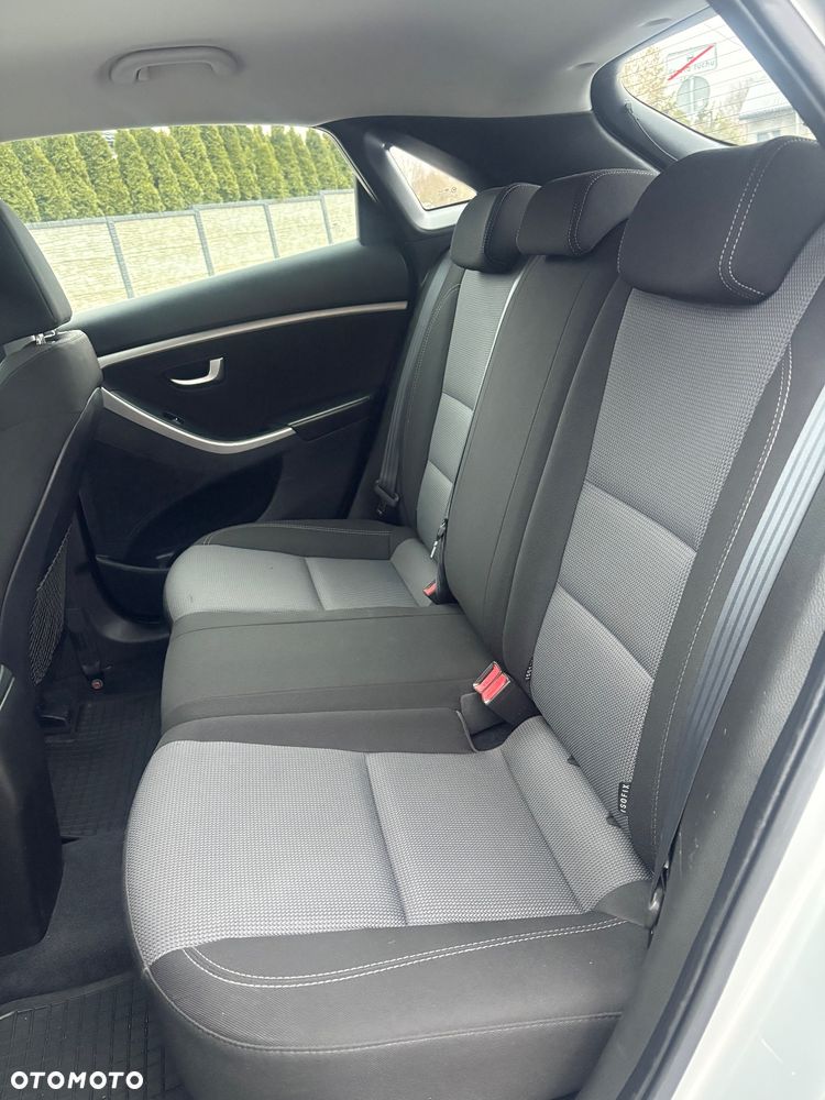 Hyundai i30 i30cw 1.6 CRDi Intro Edition - 11