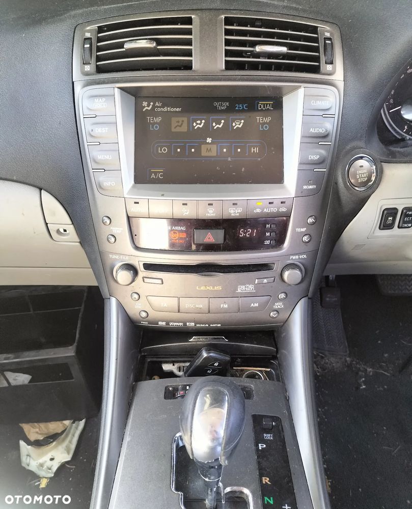 LEXUS IS250 II 2,5 V6 4GR-FSE  RADIO FABRYCZNE NAWIGACJA DRZWI TYŁ PRZÓD ZDERZAK PRZÓD TYŁ  MASKA KLAPA BŁOTNIK LAMPA PAS PRZEDNI SZYBA LUSTERKO TRAWERS SILNIK SKRZYNIA CAŁY NA CZĘŚCI