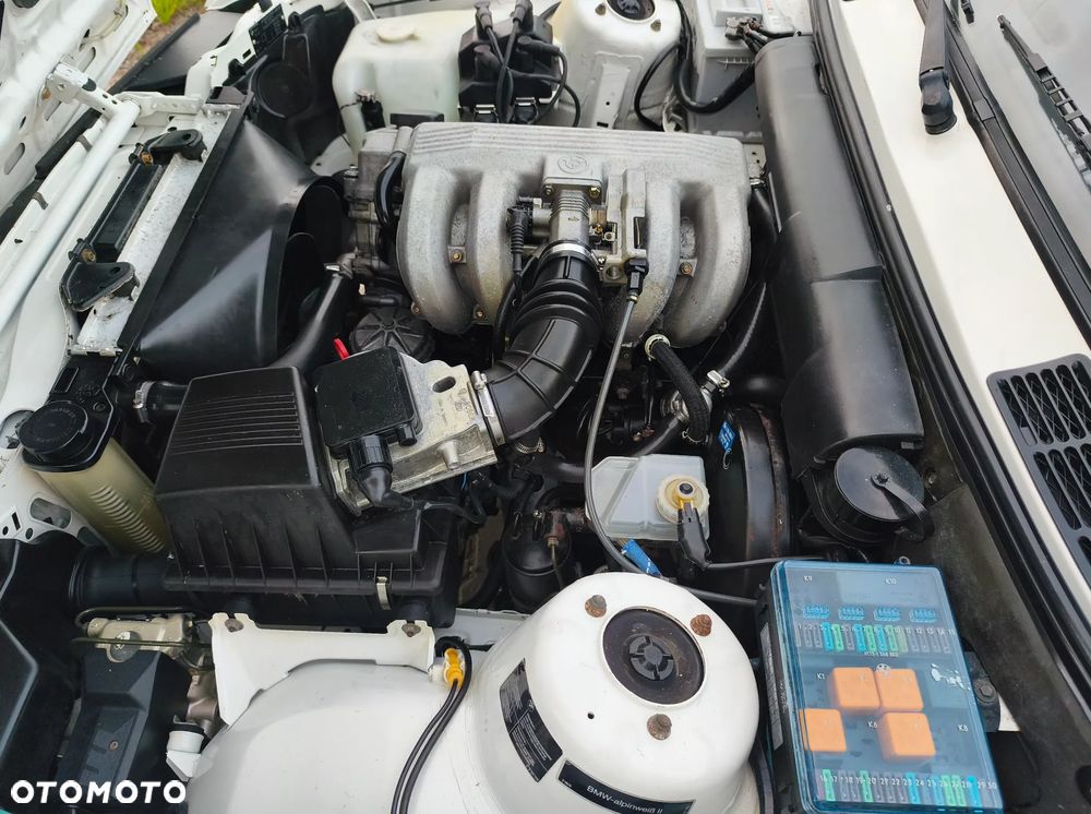 BMW Seria 3 318is - 24