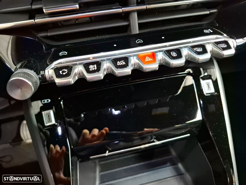 Peugeot 2008 1.2 PureTech Allure - 22