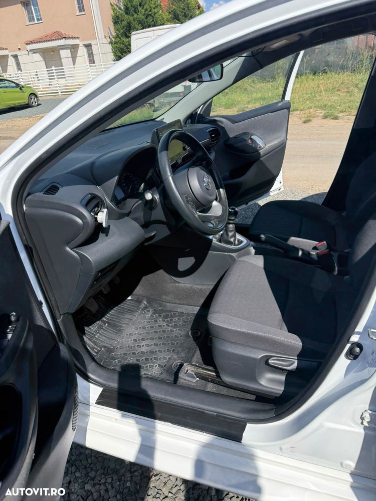 Toyota Yaris 1.5 MT Active - 12