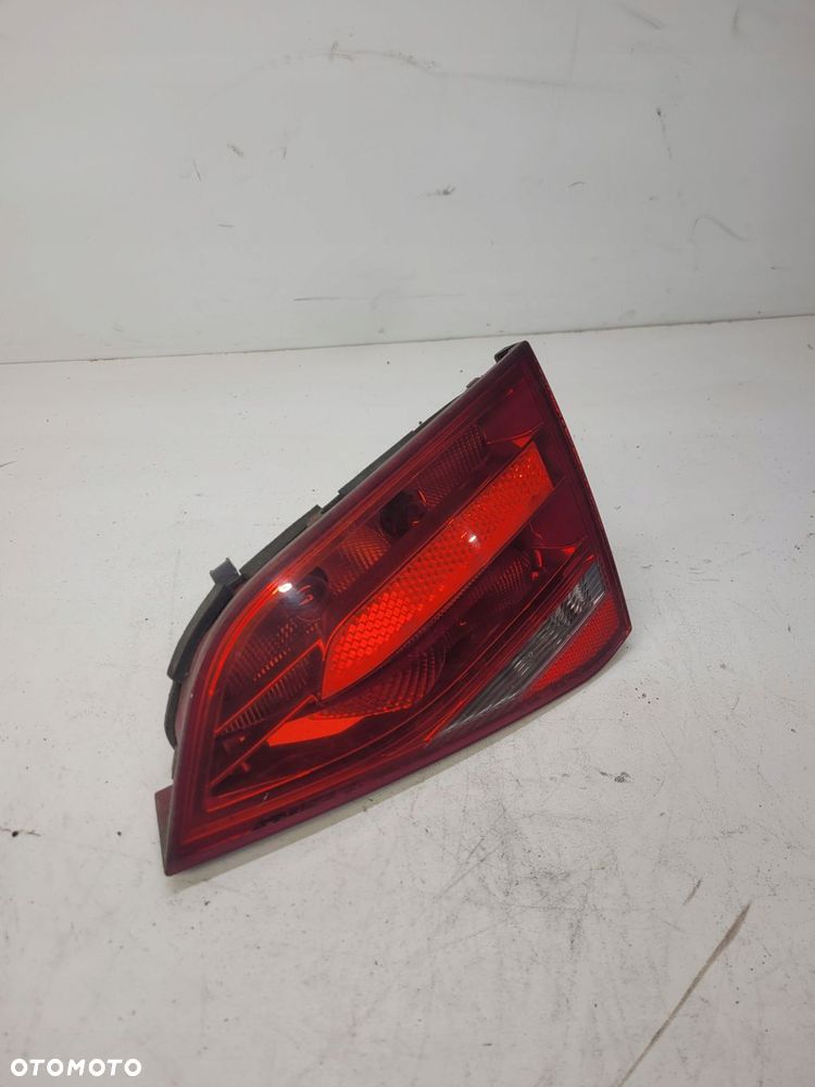 LAMPA PRAWY TYŁ W KLAPE AUDI A4 B8 SEDA 8K5945094 - 2