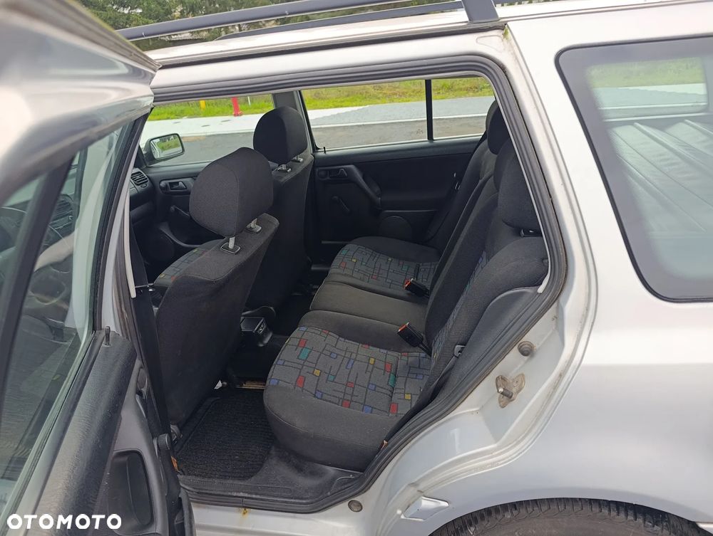 Volkswagen Golf 1.9 TDI - 10