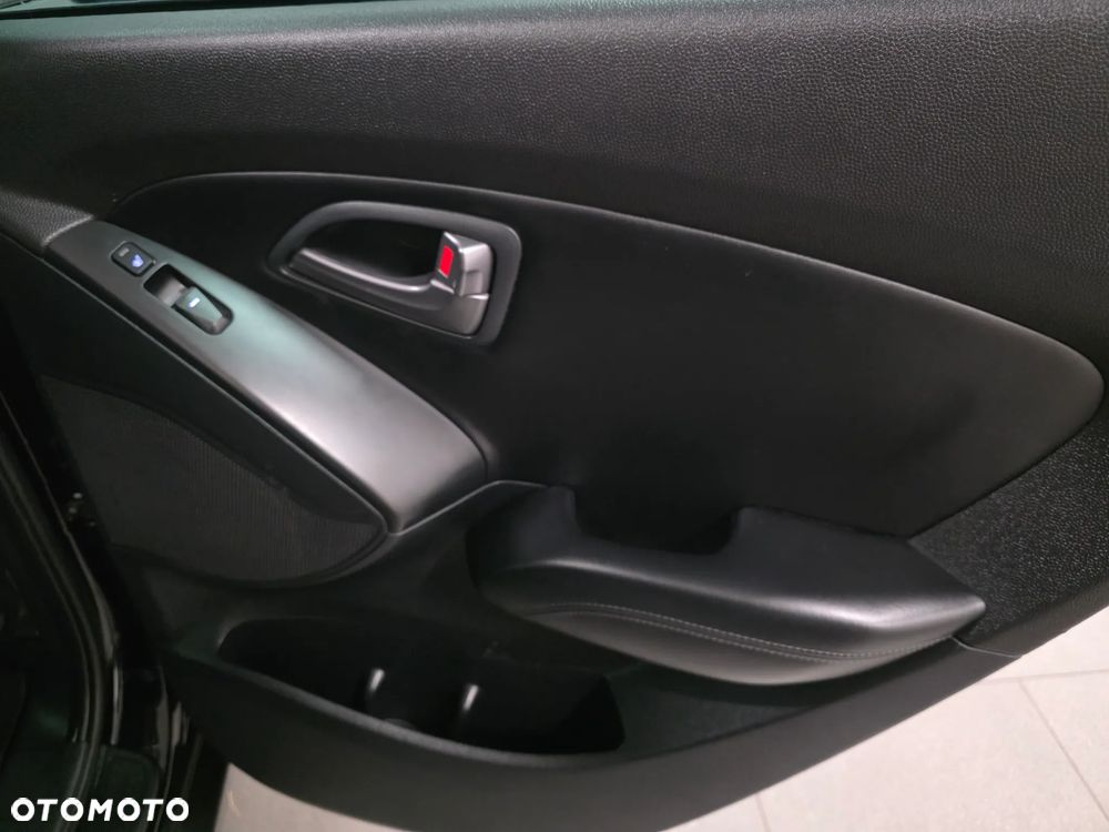 Hyundai ix35 2.0 CRDi 4WD Automatik Premium - 23