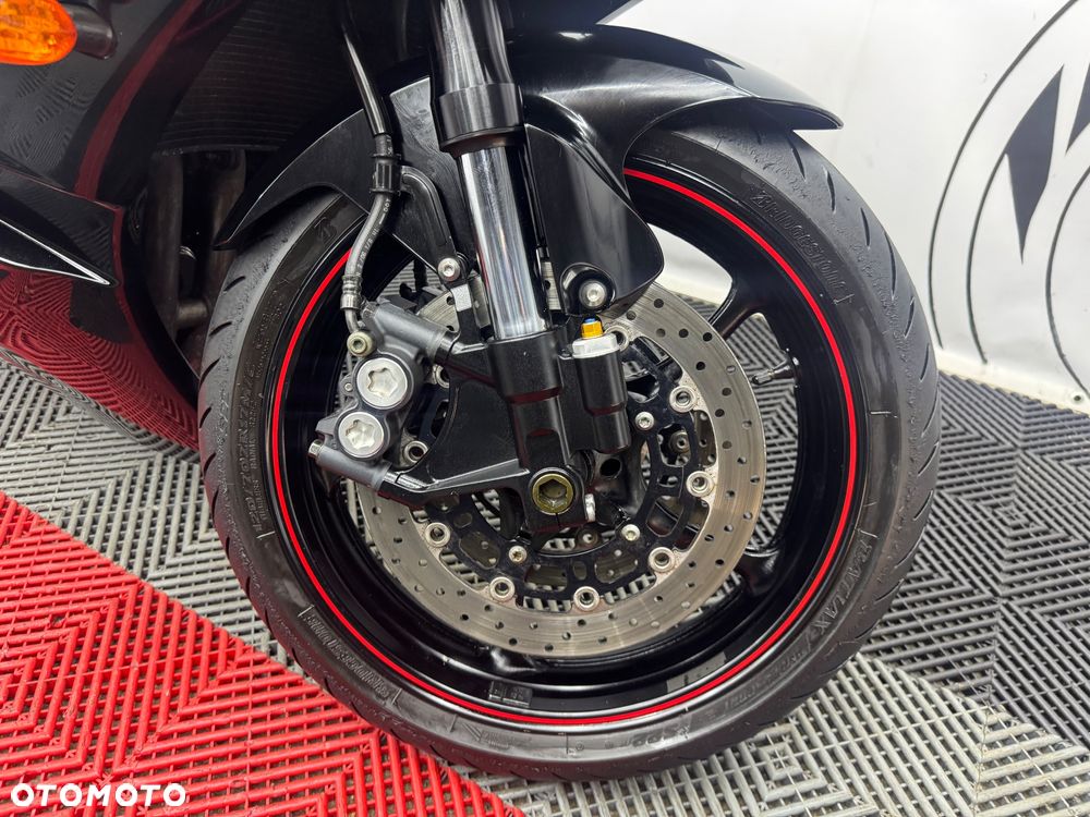 Yamaha R6 - 37