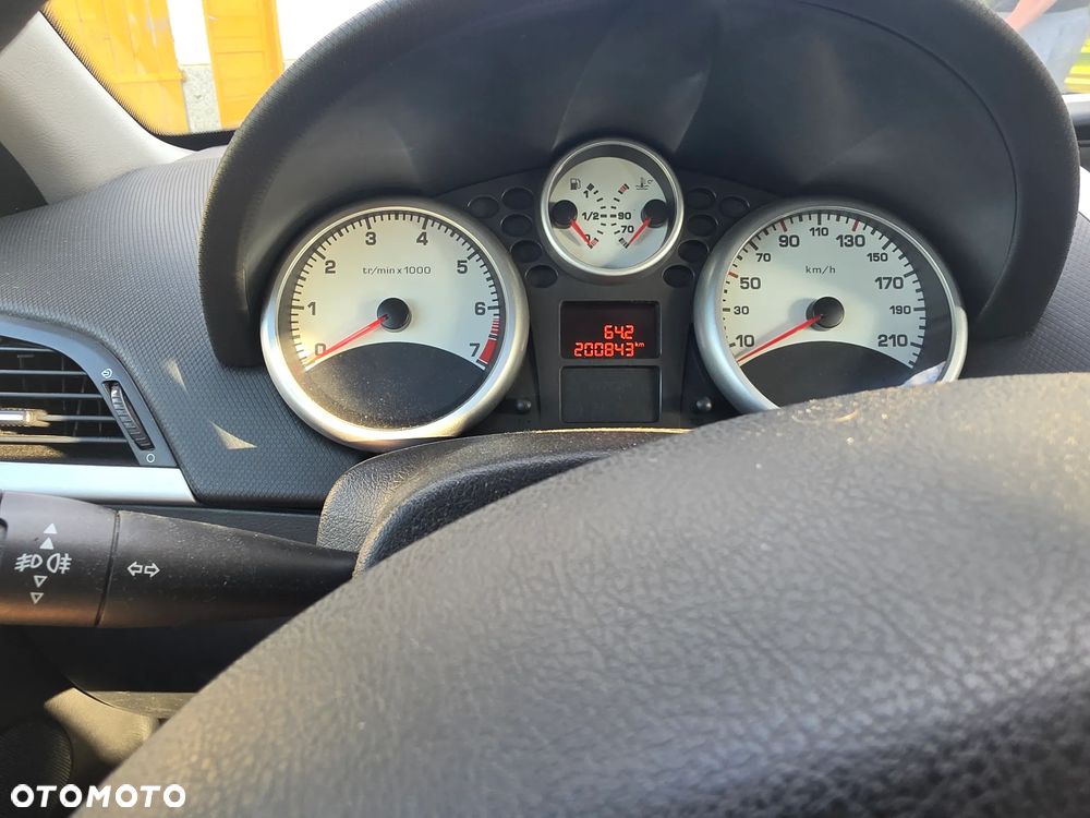 Peugeot 207 1.4 16V Trendy - 2