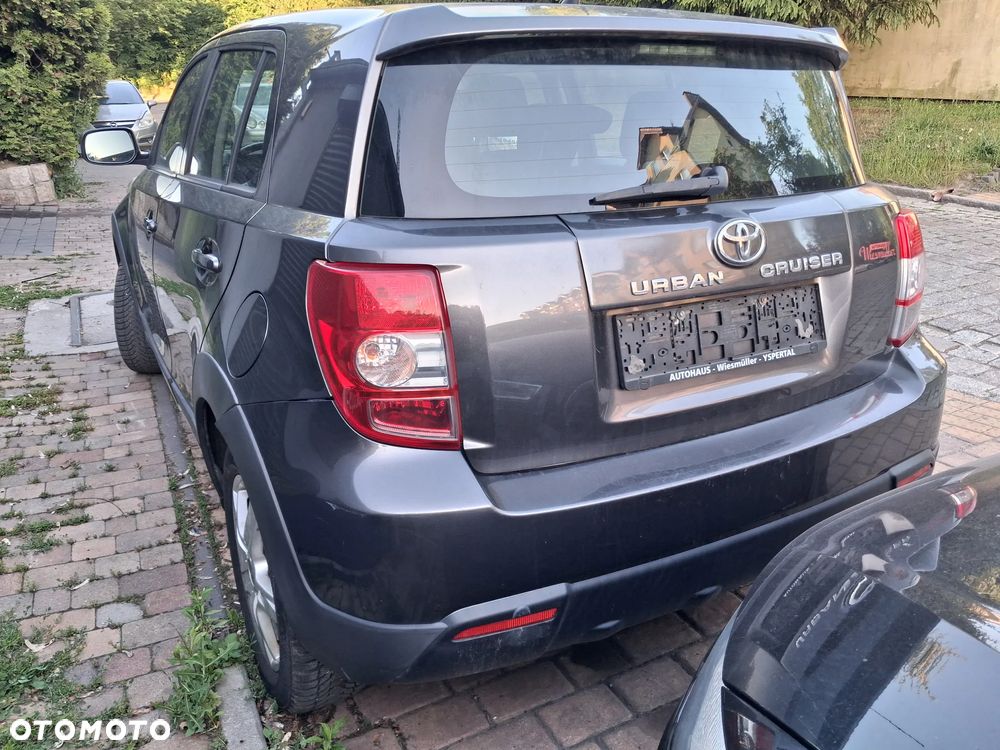 Volkswagen Touran - 4