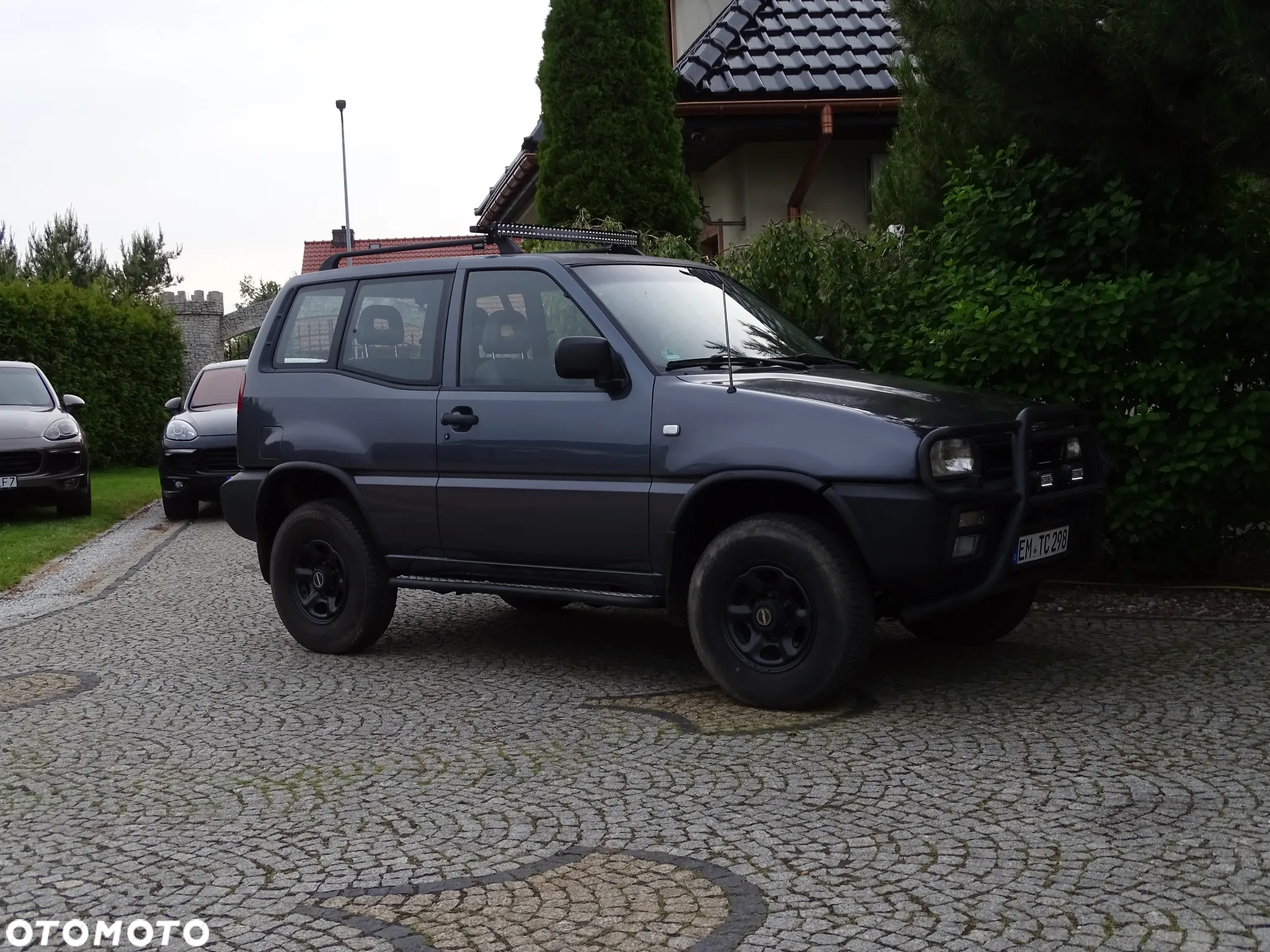 Nissan Terrano II 2.4 SGX - 3