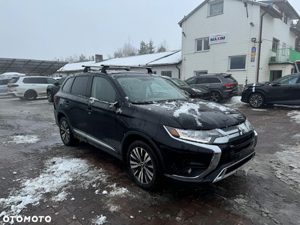 Mitsubishi Outlander - 3