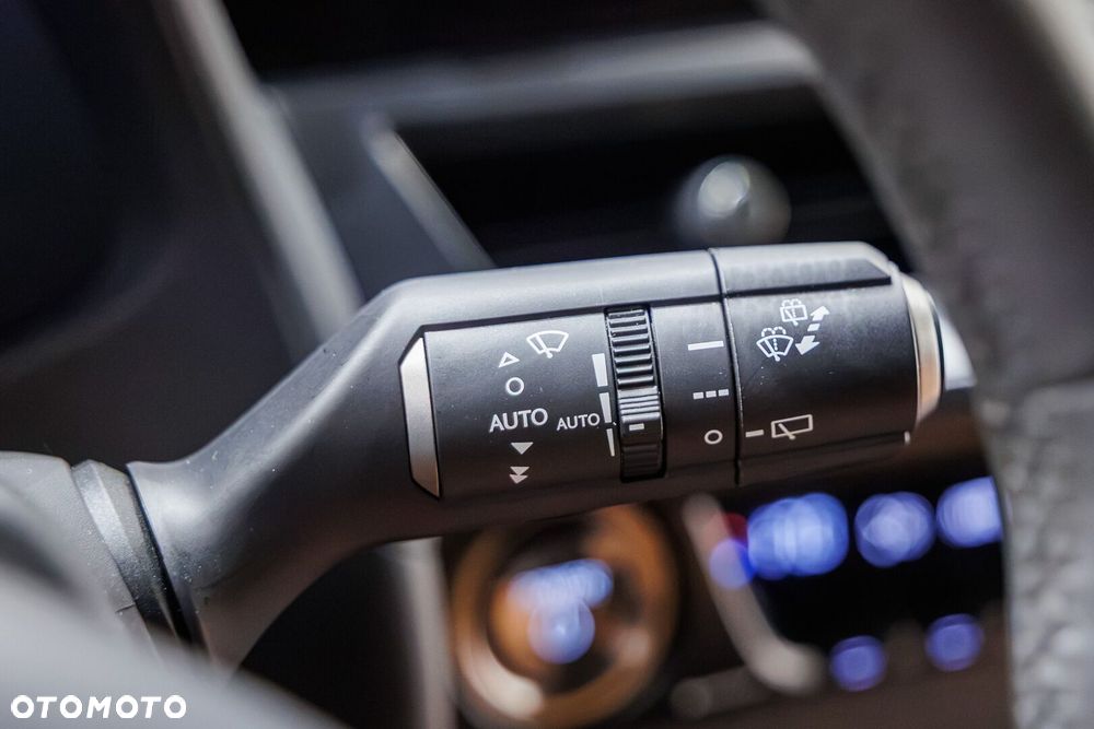 Lexus UX 300h F Sport Design - 40