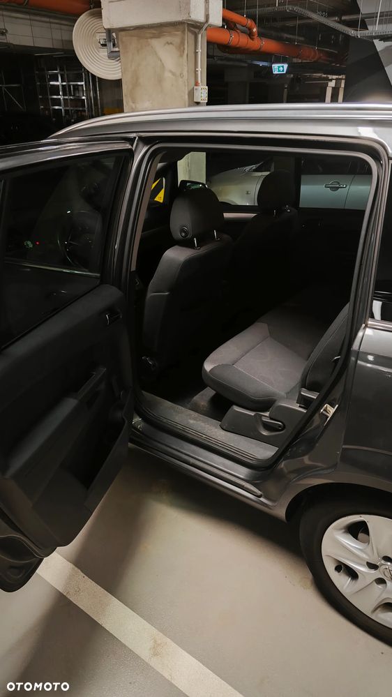 Opel Zafira 1.8 - 9