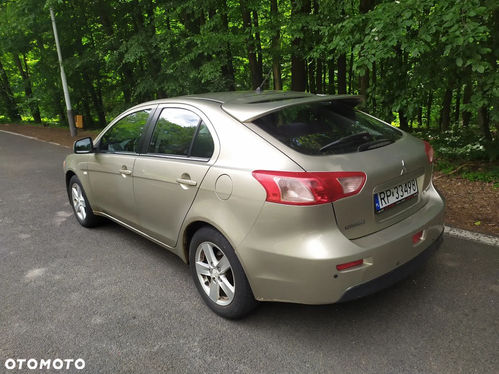 Mitsubishi Lancer 1.8 Invite - 6
