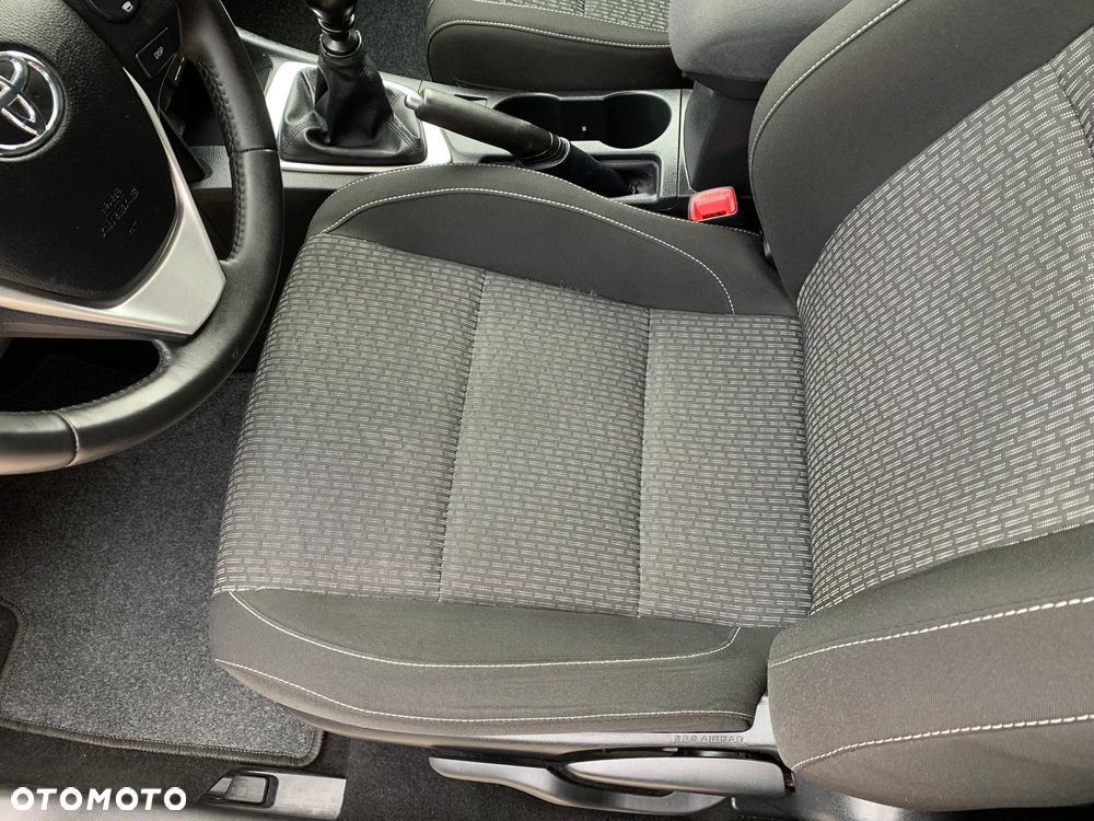 Toyota Auris 1.6 Prestige - 23