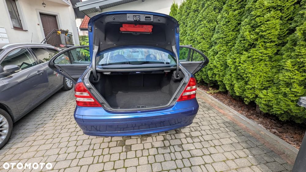 Mercedes-Benz Klasa C 180 T Kompressor Classic - 10