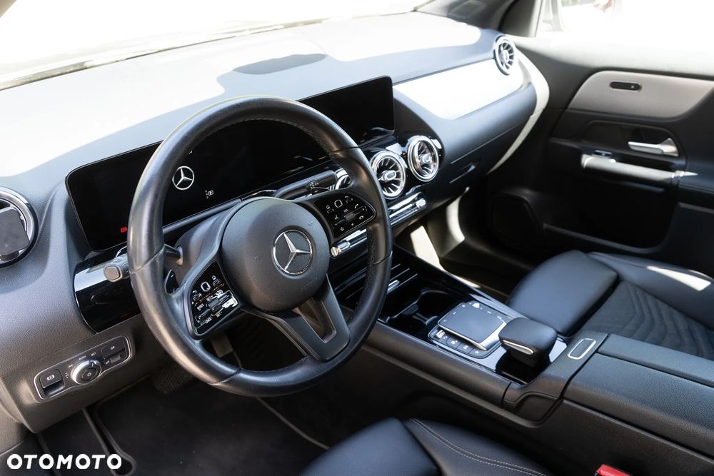 Mercedes-Benz GLA 200 Business Edition - 4