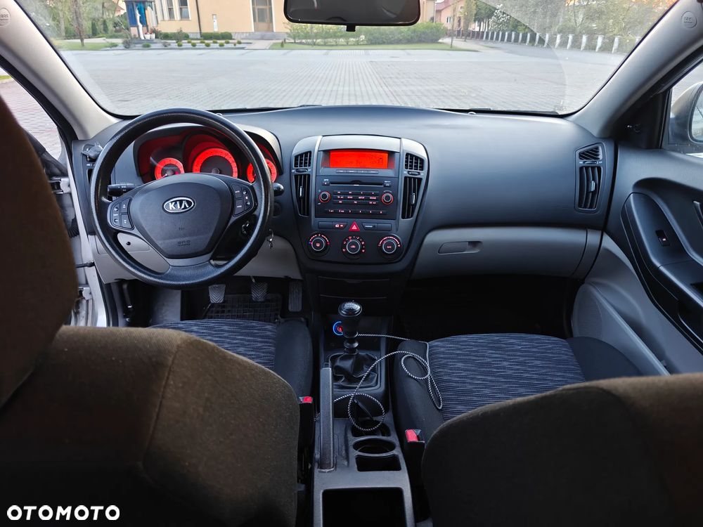 Kia Ceed 1.4 Comfort - 12