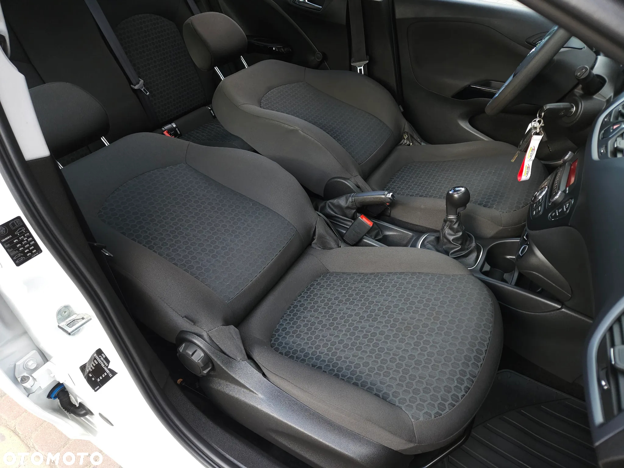Opel Corsa 1.2 Enjoy - 32