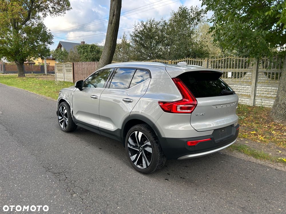 Volvo XC 40 B5 AWD Ultimate Dark - 4