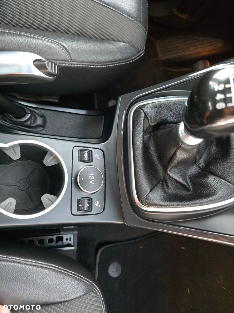 Ford Kuga - 16