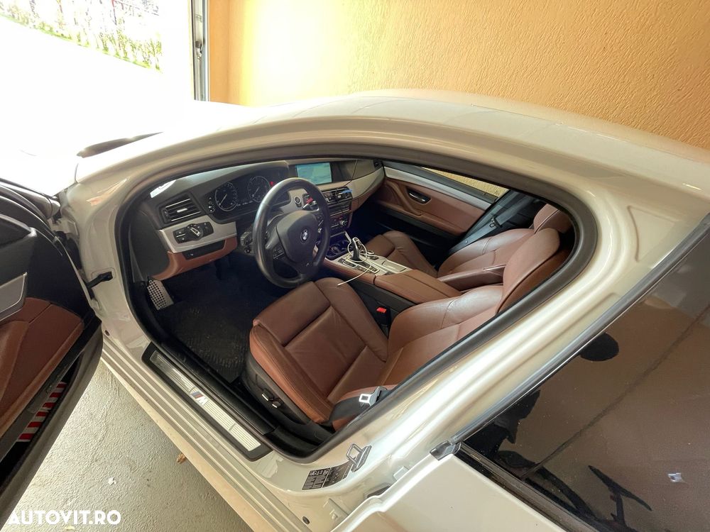 BMW Seria 5 525d xDrive - 4