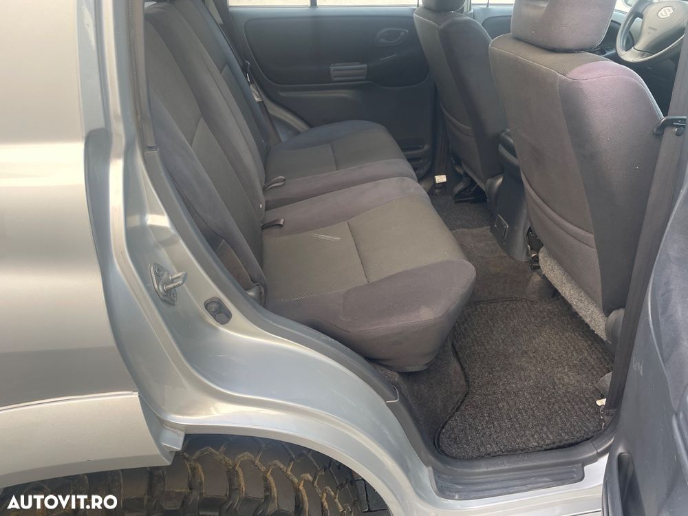 Suzuki Grand Vitara 2.0i - 8