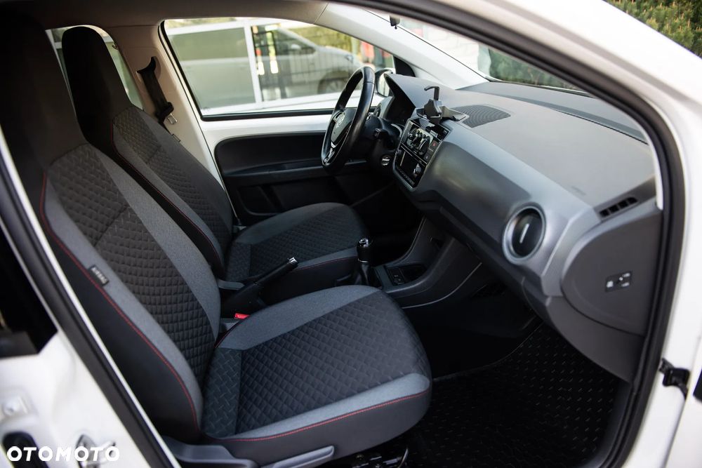 Volkswagen up! 1.0 street - 24