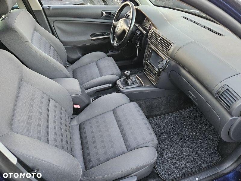 Volkswagen Passat - 8