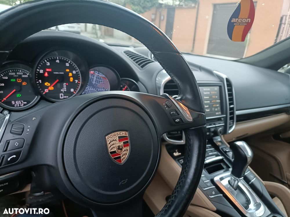 Porsche Cayenne - 9