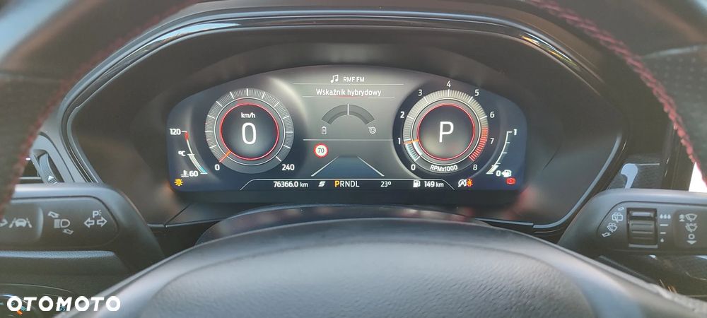 Ford Focus 1.0 EcoBoost Hybrid ST-LINE X - 28