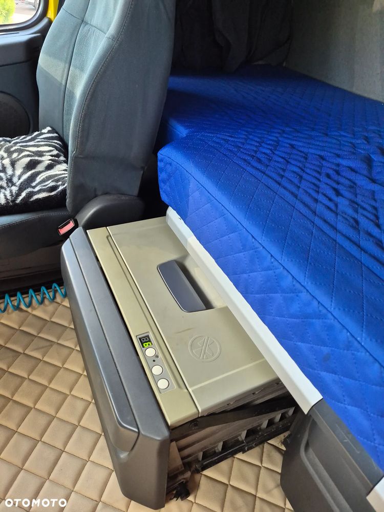 Volvo - 8