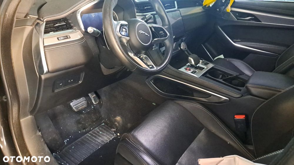 Jaguar F-Pace 2.0 P250 mHEV AWD R-Dynamic SE - 5