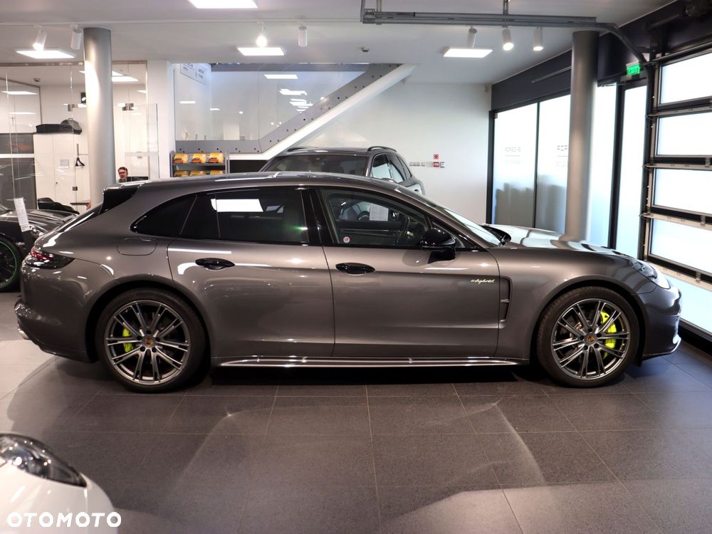 Porsche Panamera 4 E-Hybrid - 6