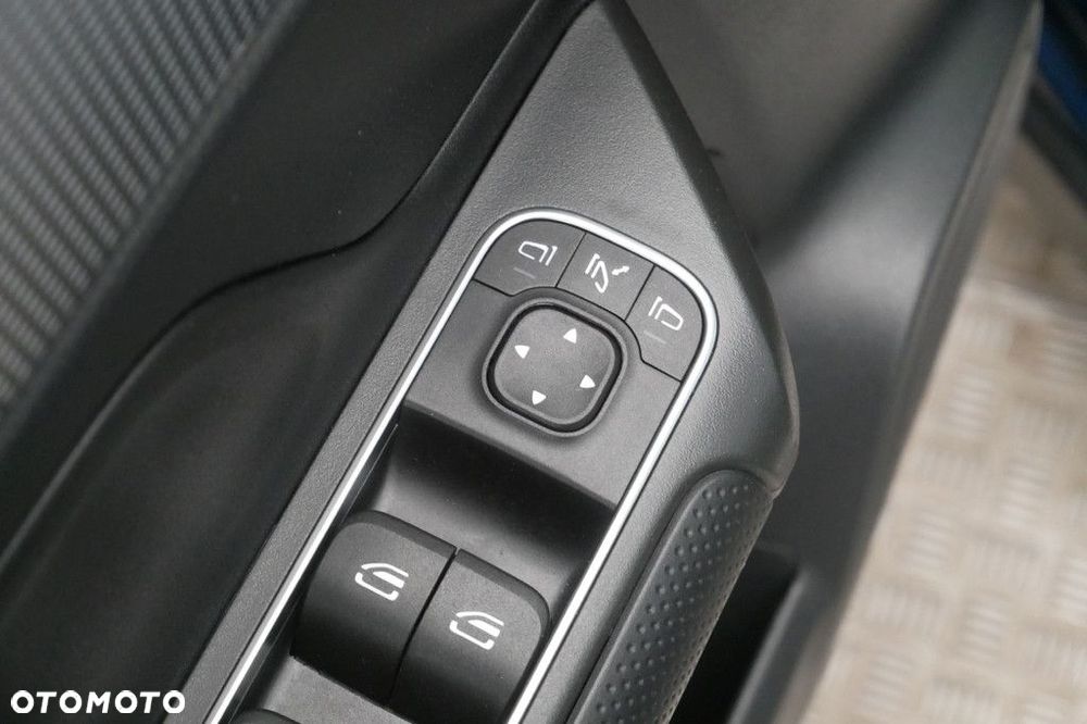 Mercedes-Benz GLB - 29