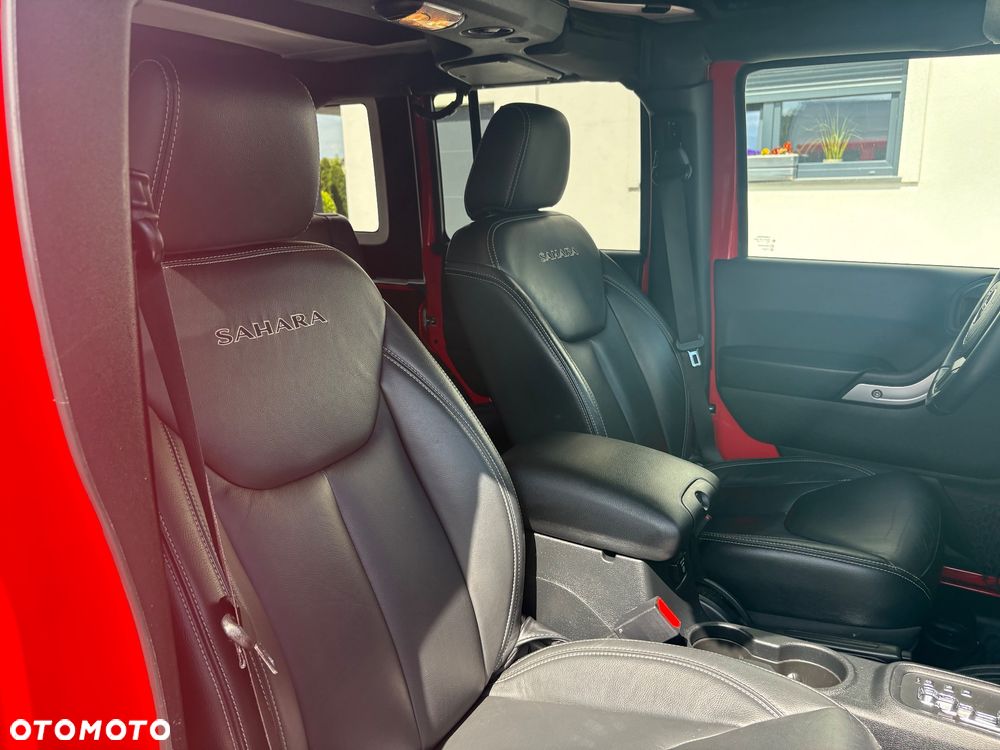 Jeep Wrangler 3.6 Unlim Sahara - 27