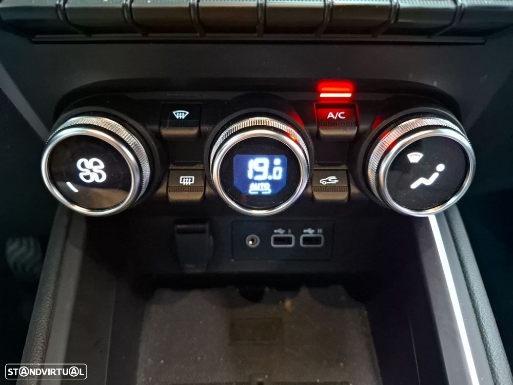 Renault Clio 1.0 TCe Techno Bi-Fuel - 23