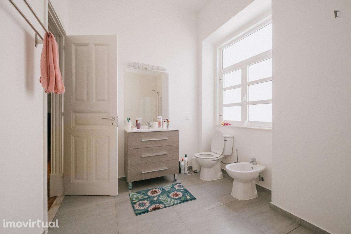 Quarto - localizado em Alcântara Lisbon - Grande imagem: 5/24