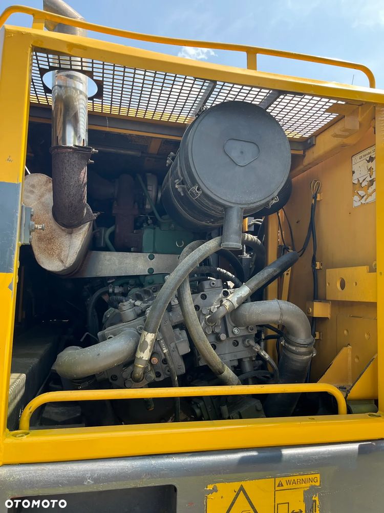 Volvo EW-200 - 16
