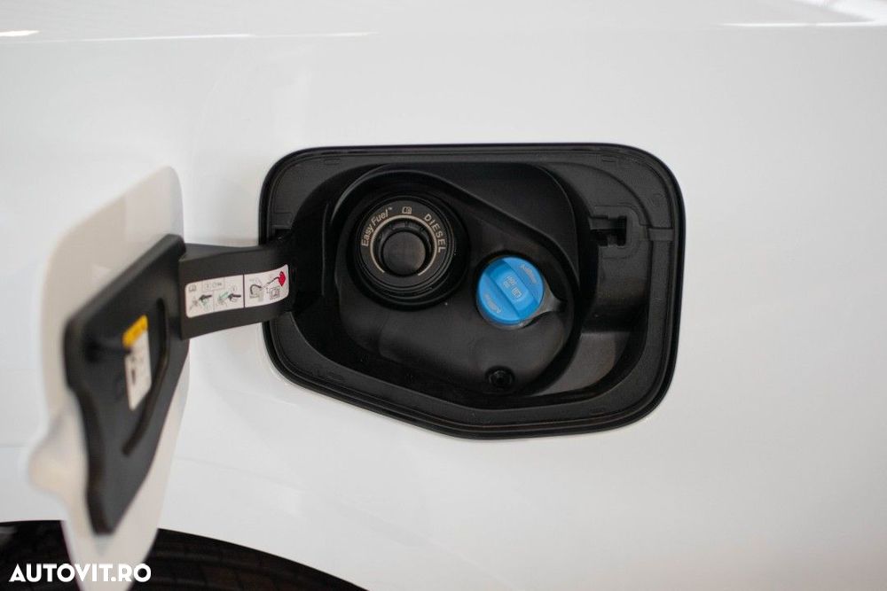 Ford Transit Courier - 14