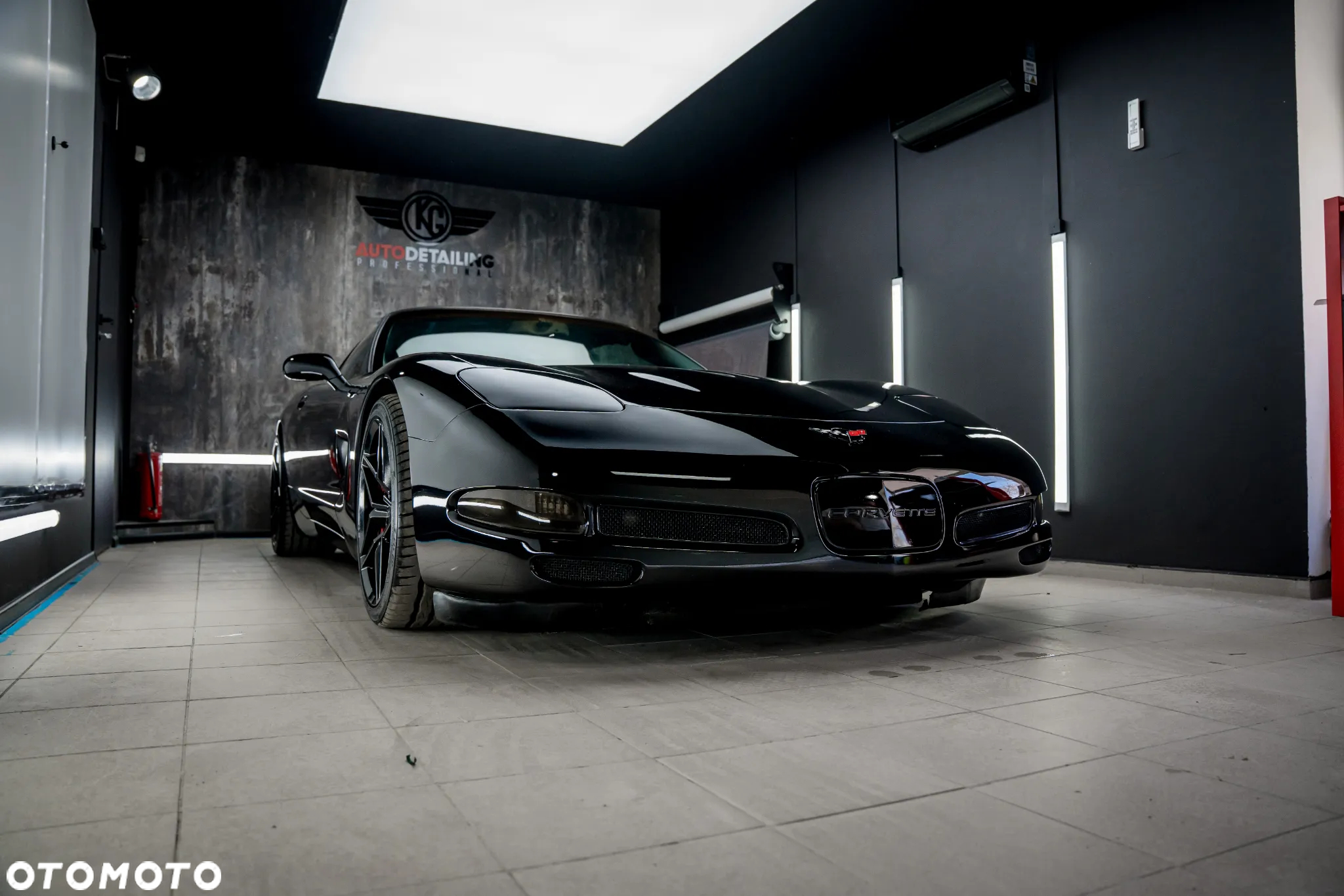 Chevrolet Corvette - 20