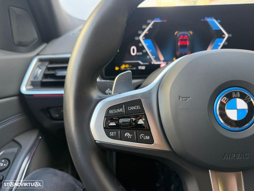 BMW 330 e Pack M Auto - 33