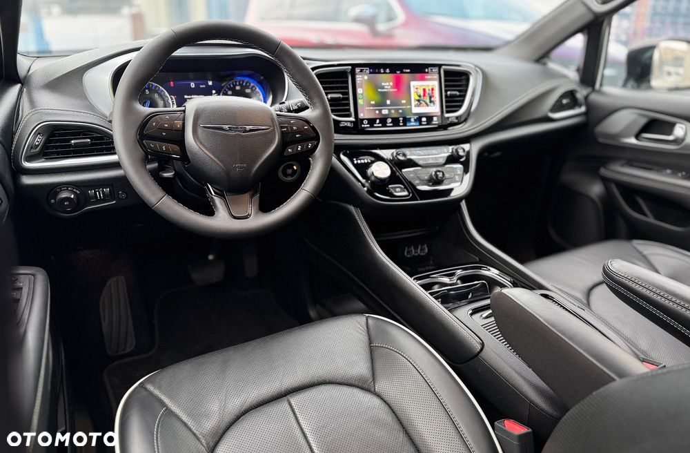 Chrysler Pacifica - 14