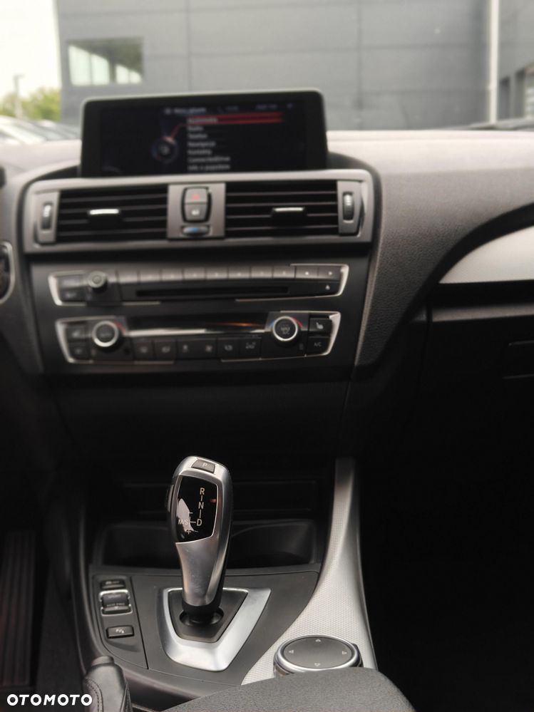 BMW Seria 1 116d Sport Line - 10