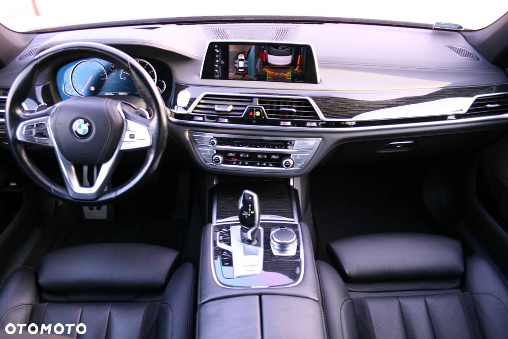 BMW Seria 7 750i xDrive - 6